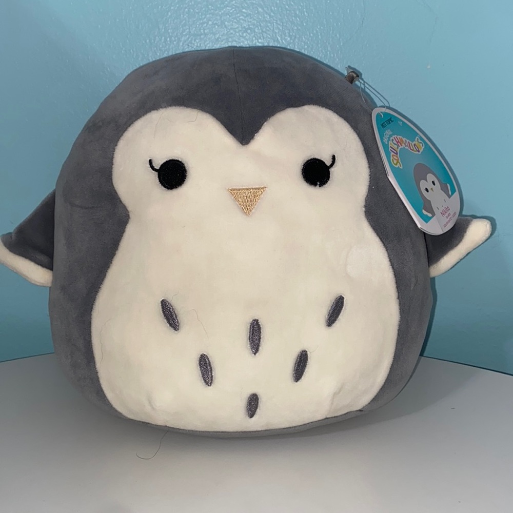 HOT TOPIC EXCLUSIVE Nikita the owl squishmallow 8in